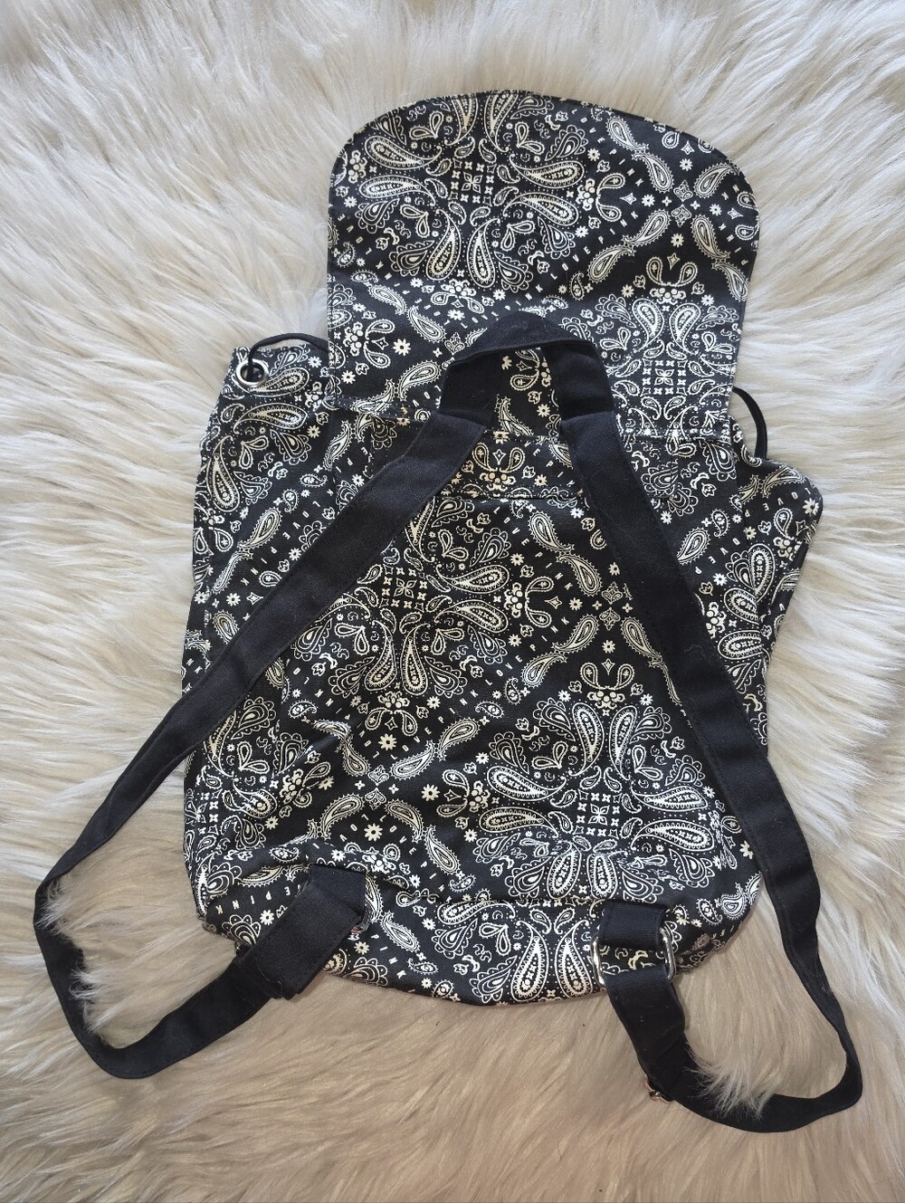 Victoria’s Secret PINK Black Paisley Bandana Print Backpack Drawstring Bag - Picture 4 of 7